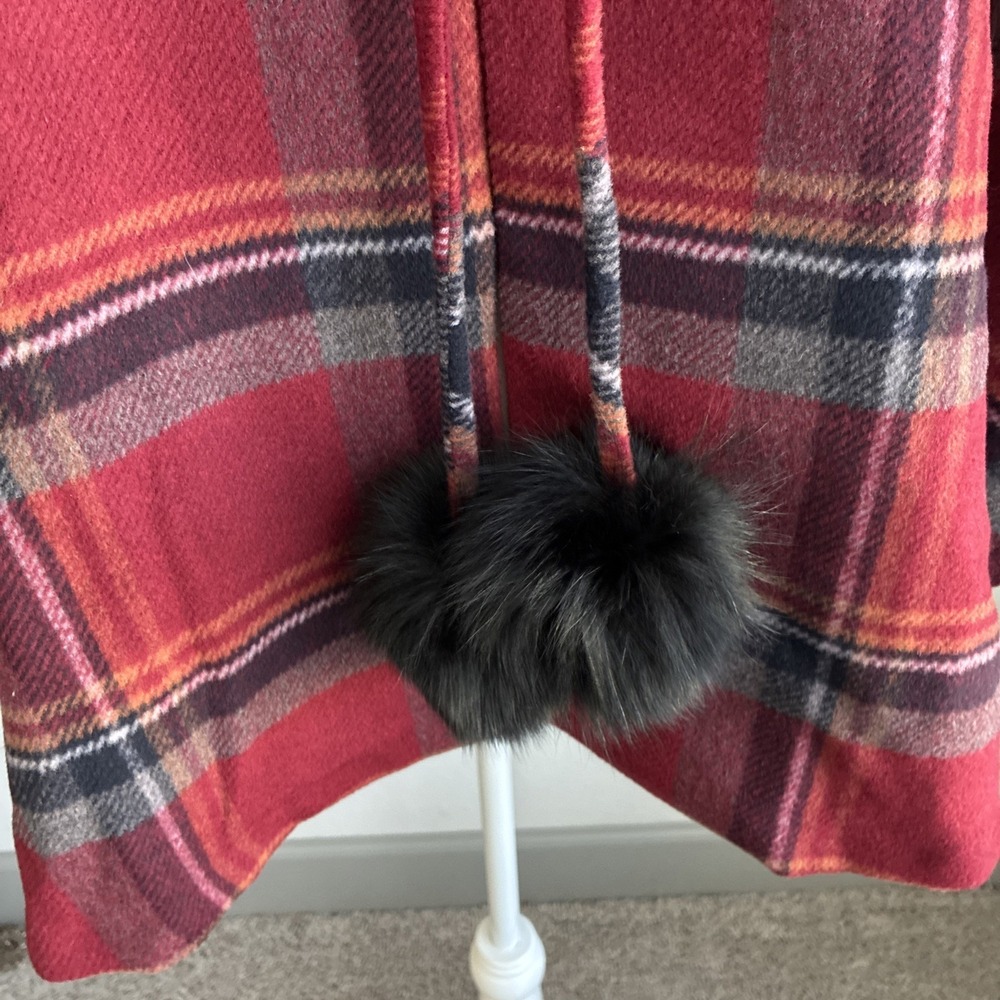 Henig Furs "Fine Furs for 5 Generations" Wool Poncho Rabbit Fur Collar Old Money - Picture 2 of 16